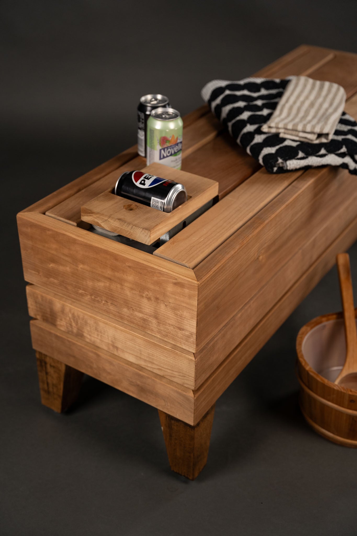 Pekka Bench Design bench (12 pieces)